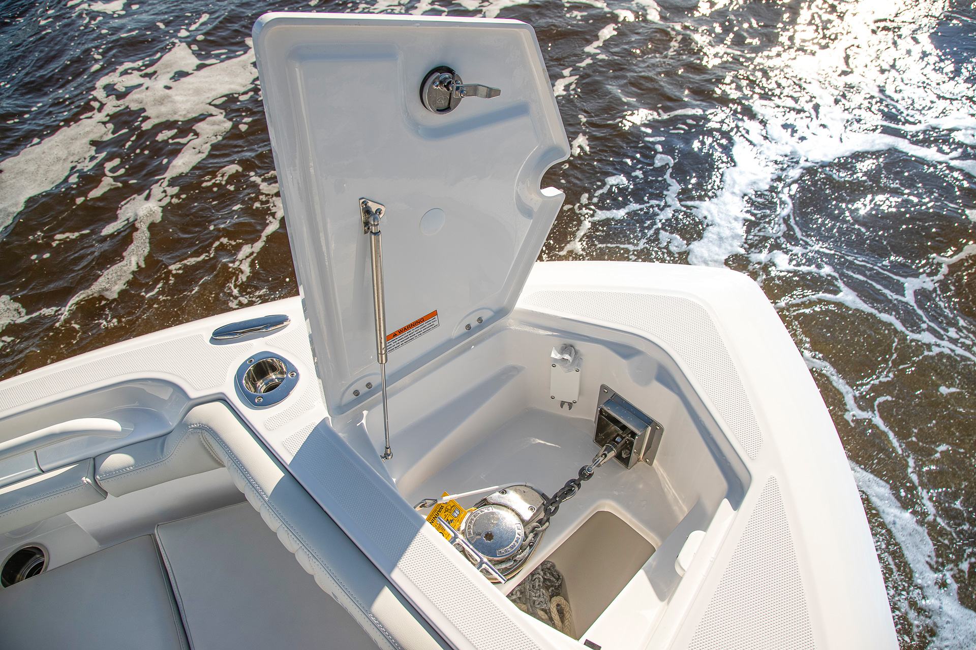 235cc exterior bow anchor compartment