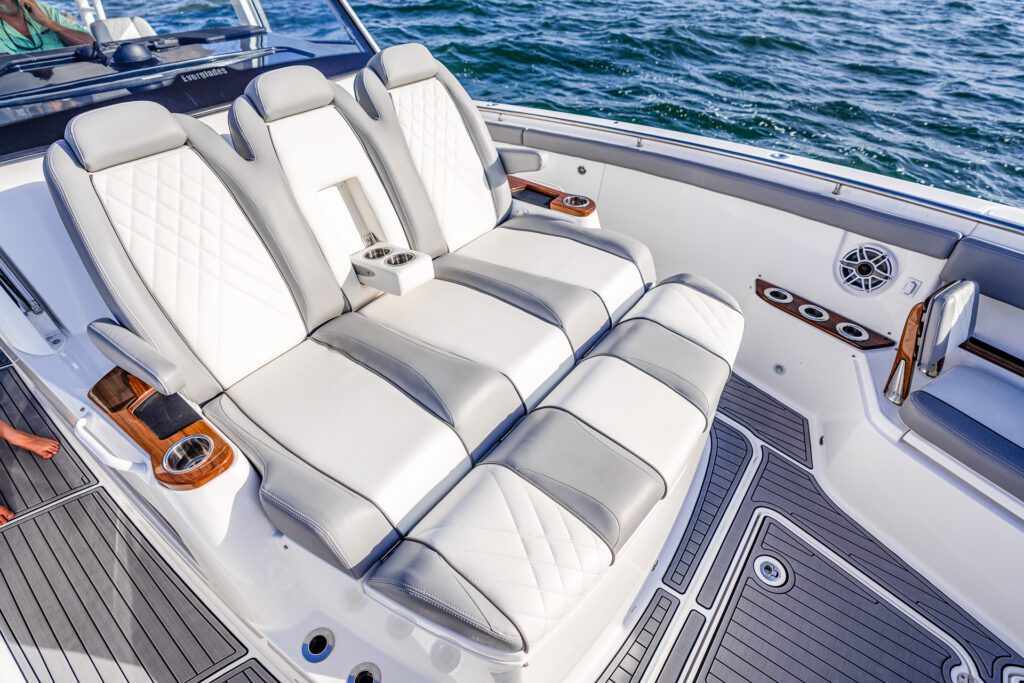 everglades_455cc_exterior_console forward seating_DSC6143 455cc exterior console forward seating