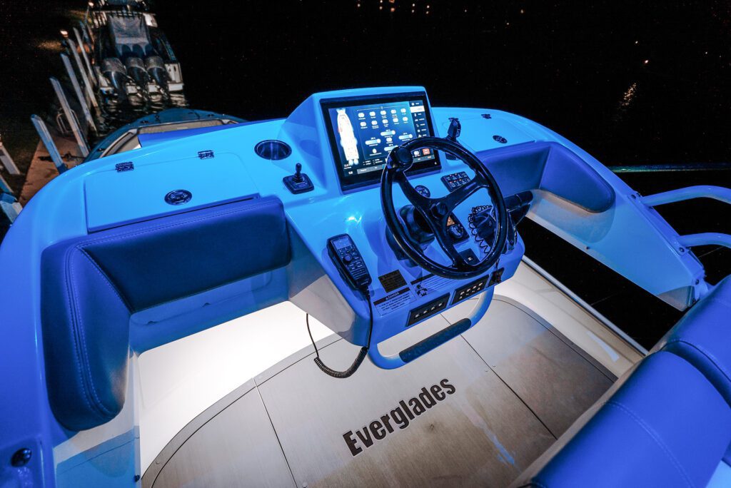 everglades_455cc_exterior_tower console_DSC06198 455cc exterior tower console