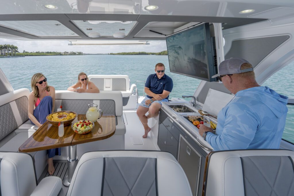 437CX – Lifestyle-16