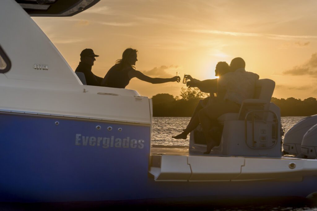 437CX – Lifestyle-93